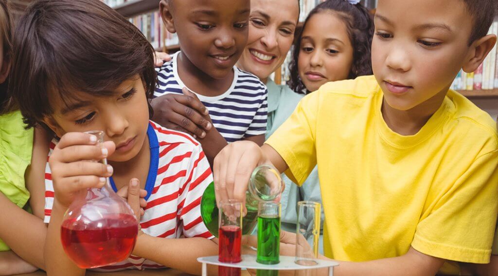 Citizen Science Lab presents Colorful Chemistry
